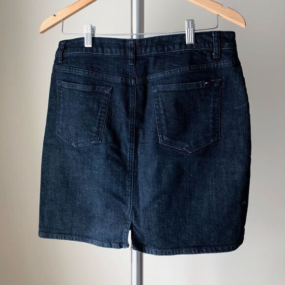 TOMMY Hilfiger / Sz 8 / Denim skirt - Picture 2 of 3